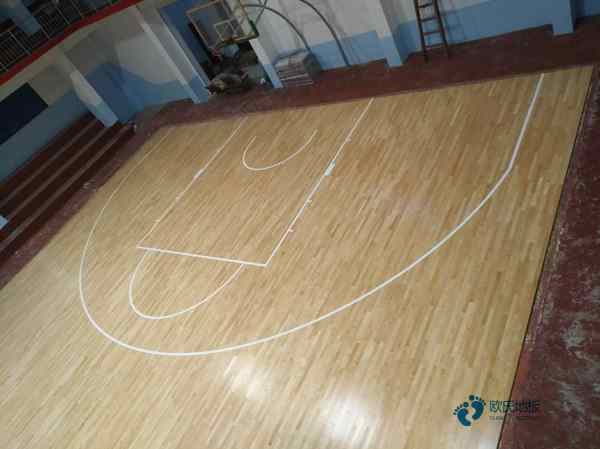 用什么籃球運動地板廠家報價
