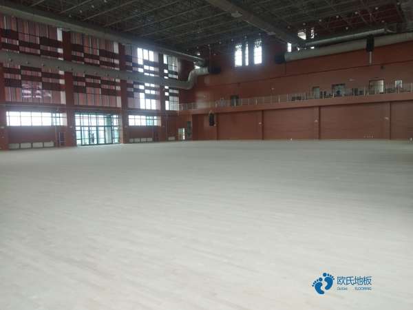 楓木籃球場地木地板如何保潔