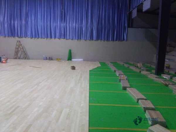 雙層龍骨運動場地木地板如何保養