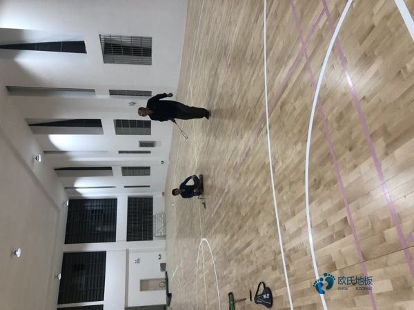 雙龍骨籃球場館地板保養(yǎng)
