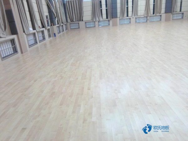 學(xué)校運動場地地板施工