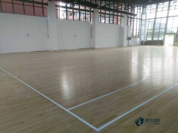 那有籃球木地板多少錢(qián)能下來(lái)