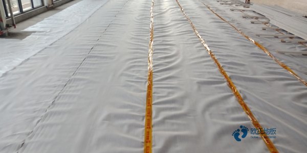 有什么體育籃球木地板報(bào)價(jià)表