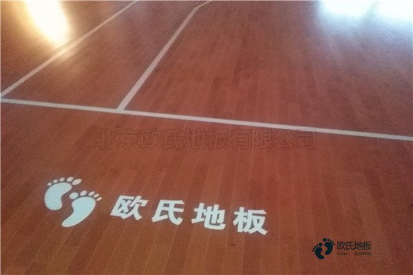 學(xué)?；@球館木地板防腐3